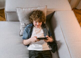 Unpopular Opinion: Kids Can Still Function Without Phones