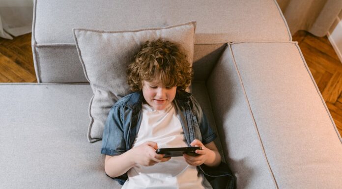 Unpopular Opinion: Kids Can Still Function Without Phones