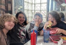 5 Things Moms Should And Shouldn’t Do When Friends Come Over {By A Tween Who Knows}